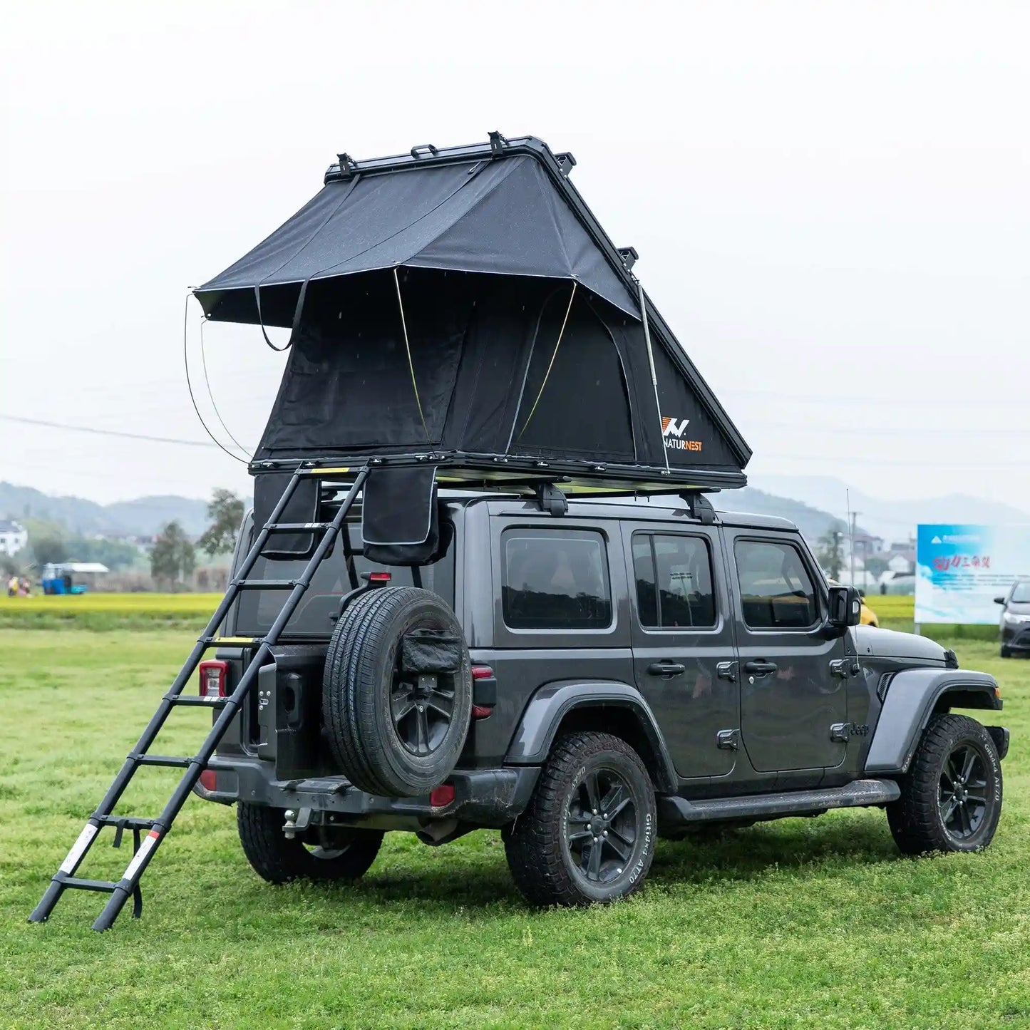 Polaris plus Triangle Rooftop Tent